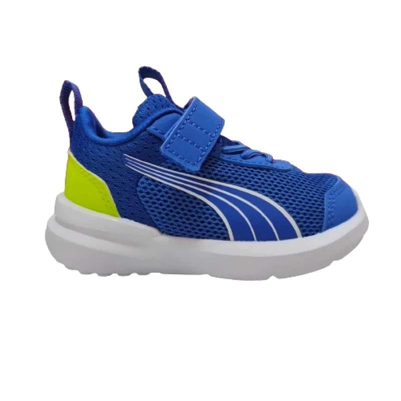 Puma Puma Παιδικά Sneakers Μπλε - Άνεση και Στυλ για τα Μικρά Αθλητικά Αγόρι /Sportshoes Boys IMG20240206115525-removebg-preview