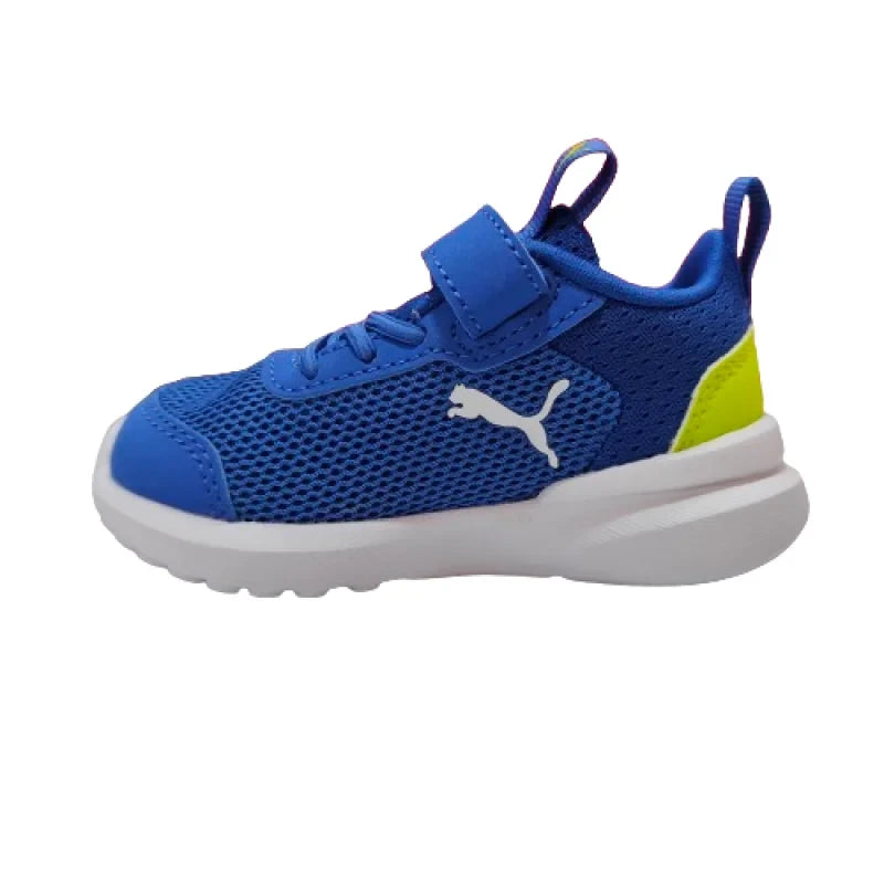 Puma Puma Παιδικά Sneakers Μπλε - Άνεση και Στυλ για τα Μικρά Αθλητικά Αγόρι /Sportshoes Boys IMG20240206115538-removebg-preview